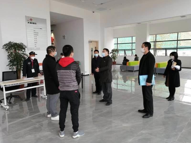 镇领导小组视察赛尼智能COVID-19流行病预防控制工作
